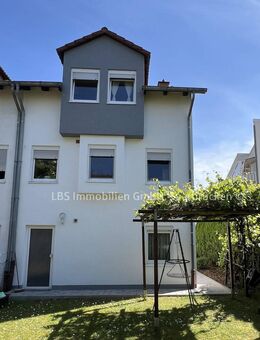 Gepflegtes Zweifamilienhaus mit vermieteter Einliegerwohnung in ruhiger Lage von Homburg- Erbach - Homburg