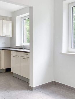 Pinneberg: Moderne 3-Zimmer-Wohnung mit Balkon - Pinneberg