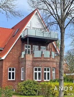 Stilvolle Eigentumswohnung mit Südterrasse mitten in der Stadt - kernsaniert und mit Altbau-Charme - Cuxhaven