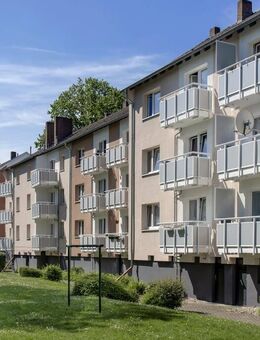 Aufgepasst! gut geschnittene 2-Zimmer-Wohnung mit Balkon in Mönchengladbach Schmölderpark - Mönchengladbach