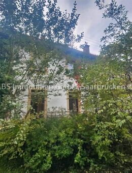 Freistehendes Einfamilienhaus mit Scheune und großem Grundstück - Blieskastel