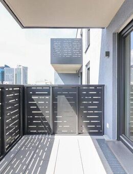 ERSTBEZUG!! Hochwertig wohnen mit sonnigem Balkon und moderner Einbauküche - Frankfurt (Main)