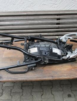 Heckrahmen mit Innenkotflügel und Gepäckträger samt Hupe, passend für BMW K1200RS K589, Bj. 1996-2005 - Schliersee