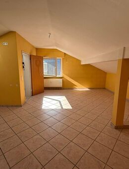 Sanierte 2-Zimmer-ETW mit schönem Ausblick in Nidderau-Windecken - Nidderau