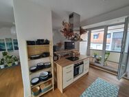 Nürnberg Lorenzer Altstadt: top 3-Zimmer DG-Wohnung mit Dachloggia, Einbauküche mit Kochinsel, Parkettböden; verfügbar zum 01.09.2025 - Nürnberg