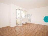 + Frisch gestrichen + 3-Zimmer-Wohnung mit Balkon und Tageslichtbad in Uni-Nähe (WG geeignet) - Chemnitz