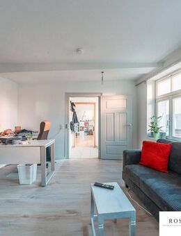 Kapitalanleger aufgepasst! Vermietete Wohnung in einem kernsanierten MFH mitten in Untertürkheim - Stuttgart