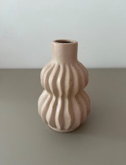 VASELINEA – DIE SKULPTURALE DEKO-VASE FÜR MODERNES WOHNEN - Hamburg Hamburg-Nord