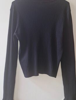 Schwarzer Pullover - Berlin