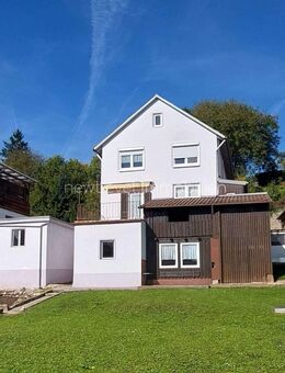 Ausbaufähiges Einfamilienhaus mit Garage und großem Grundstück - Pliezhausen