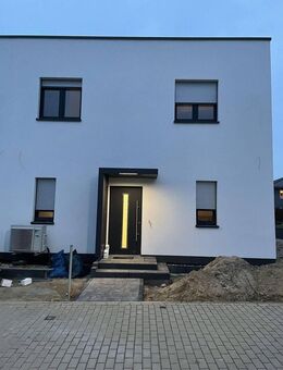 Erstbezug - Ruhig & modern: Neubau-Doppelhaus mit Garten in Rousseau-Park - Ludwigsfelde