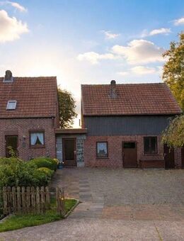 Idyllisch gelegenes EFH mit großem Grundstück und viel Nebenfläche! Für Handwerker! - Brake (Unterweser)