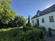 Charmantes Doppelhaus mit Südausrichtung und herlichem Garten - idylisch am Bachlauf - frei! - Augsburg
