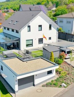 Exklusives Einfamilienhaus mit großem Garten und schönem Fernblick - Schlüchtern
