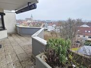 Einziehen und Wohlfühlen - Attraktive 4 Zimmer Wohnung mit großem Balkon und tollen Aussichten am Fuße des Mariahilfbergs - Amberg