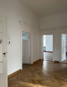 Stilvolle 4-Zimmer-Wohnung zentrumsnah in Bamberg mit Parkmöglichkeit - Bamberg