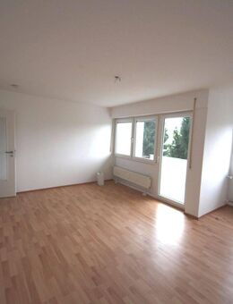 Marko Winter Immobilien - Obrigheim: Schöne Wohnung im 6-Familienhaus mit Balkon - Obrigheim