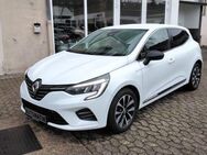 Renault Clio, TCe 90 Techno Techno, Jahr 2023 - Erkrath (Fundort des Neanderthalers)