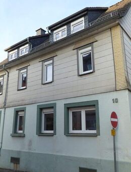 Großzügiges, modernisiertes Einfamilienhaus mit viel Licht, Garten und Stellplatz im Ortskern! - Bad König