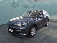 VW Tiguan, 1.5 eTSI Life NEW, Jahr 2024 - München