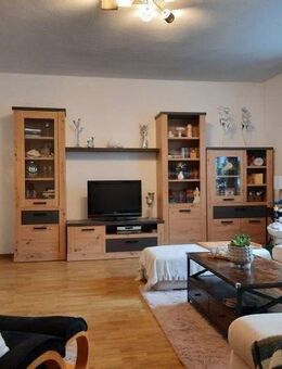 Neu modernisierte 3-Raum-Wohnung (1.OG) im Ortsteil Lichte - Neuhaus (Rennweg)