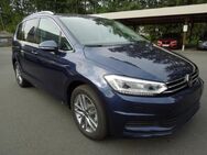 VW Touran, 1.5 TSI People, Jahr 2022 - Föritz