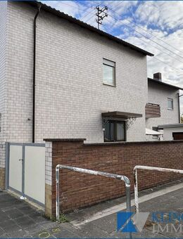 ** Im Ortskern von Maudach ** Ein- bis Zweifamilienhaus vermietet & 2 Garagen - Ludwigshafen (Rhein)