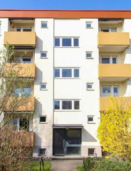 Erbbau: Großzügige 3,5-Zimmer-Wohnung mit zwei Balkonen, Stellplatz und viel Renovierungspotenzial - Stuttgart