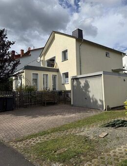 Massives Einfamilienhaus mit Garage in gesuchter Lage von Baunatal Großenritte - Baunatal