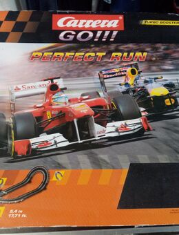 Carera Bahn mit zwei Rennwagen voll funktionsfähig - Heide