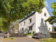 Freistehendes Dreifamilienhaus mit eingewachsenem Garten - Frankfurt (Main)
