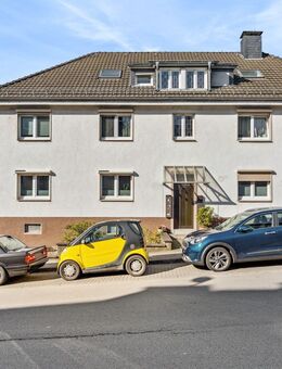 Großzügige 5-Zimmer-Wohnung im 2. Obergeschoss eines gepflegten Mehrfamilienhauses in Remscheid - Remscheid