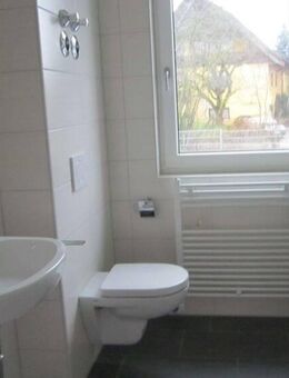 ***MODERNE WOHNUNG MIT EBK; BALKON AUFZUG ; TIEFGARAGENPALTZ*** - Feuchtwangen