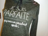 Kapuzenpulli mit Aufschrift "Je suis Parfaite" - Gr. M - Freilassing