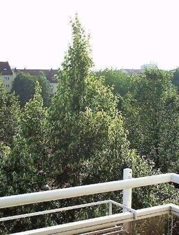 3-Zimmer. Penthouse. Dachterrasse. Balkon. Fußbodenheizung. Einbauküche. Gäste-WC. Bad mit Fenster. Tiefgaragen-Stellplatz - Unterschleißheim