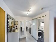Freie 3 Zimmer DG-Wohnung mit Ausbaupotential im Dachspitz. Balkon, Stellplatz. Provisionsfrei! - Asperg