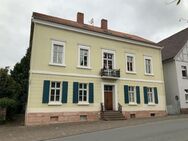 TEILSANIERTES MEHRFAMILIENHAUS MIT 6-7 WOHNUNGEN - Bad Arolsen