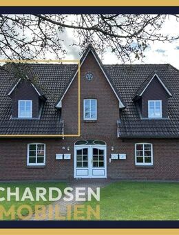 Geräumige 3-Zimmer Dachgeschosswohnung mit Balkon und Carport in Risum-Lindholm - Risum-Lindholm