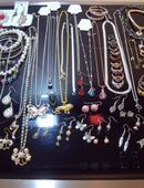 Schmuck Silber 925, Gold 24 Kr , Ketten ,Ringe,Ohringe ,Brosche , viele Silber . in 52062