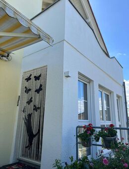 Excl. DHH -Villa, 348 qm Wfl., mit großer 3 Zi-ELW, Wärmepumpe, edle Ausstattung, top gepflegt, viele hochwertige Extras - Mühlacker