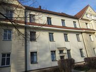 Schöne Wohnung in Denkmalschutzobjekt mit neuewertiger Einbauküche, Stellplatz und Balkon - Zwickau