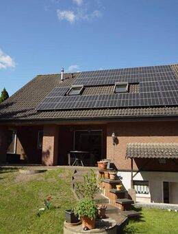 Dessau-Roßlau OT Mosigkau: Einfamilienhaus mit Swimmingpool, 2 Garagen, sehr ruhige Wohnlage - Dessau-Roßlau