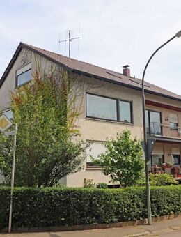TOP! Ansprechendes Zwei- oder Dreifamilienhaus mit Garten, zwei Garagen u. Dachgeschossausbau - Weiden (Oberpfalz)