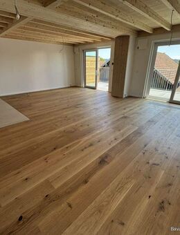 Helle 2-Zimmer-Wohnung mit Balkon - zeitgemäß & komfortabel im kleinen Wohnensemble - Altenthann