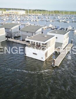 Provisionsfrei: Traumhaftes Ferienhaus auf dem Wasser - direkt im Yachthafen - Kröslin