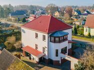 Ein-/Zweifamilienhaus in Fredersdorf - Mit Keller, zwei Küchen/Bädern, Ausbaureserve, Garage, Pool - Fredersdorf-Vogelsdorf