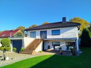 Einfamilienhaus + Gartenhaus + 3 Garagen + Carport, ... - Heinrichswalde