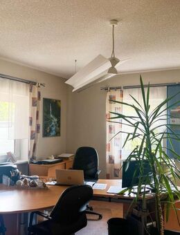 Attraktives Wohn- und Bürohaus bei Hof - Oberkotzau