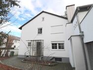 Zweifamilienhaus mit 3 Garagen in Essenbach/Landshut - Zum selbst darin Wohnen oder als Investment! - Essenbach