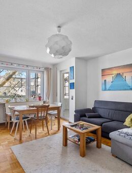 Schöne 3,5-Zimmer-Etagenwohnung mit Loggia, kleinem Balkon und TG-Stellplatz 79111 FREIBURG - Freiburg (Breisgau)